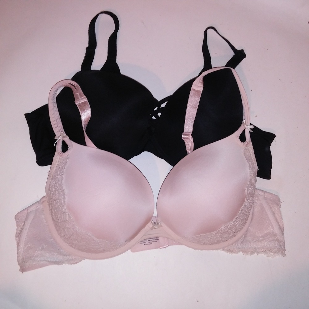 Set of 2 Torrid Bra 42C Push Up Plunge Black Cream Solid Underwire